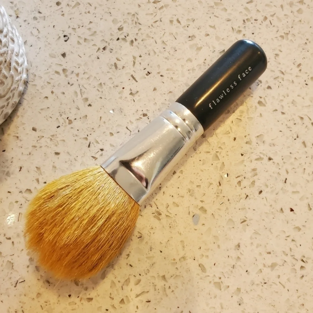 Bare Escentuals Flawless Face Brush Makeup Powder Cosmetic Foundation Travel